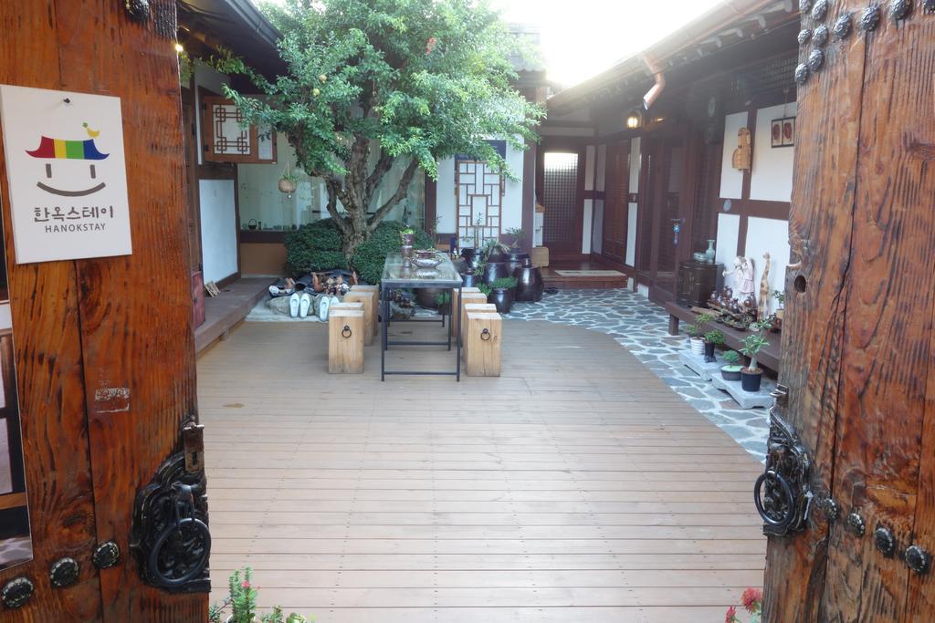 Inyeon Hanok Guesthouse Jeonju Esterno foto