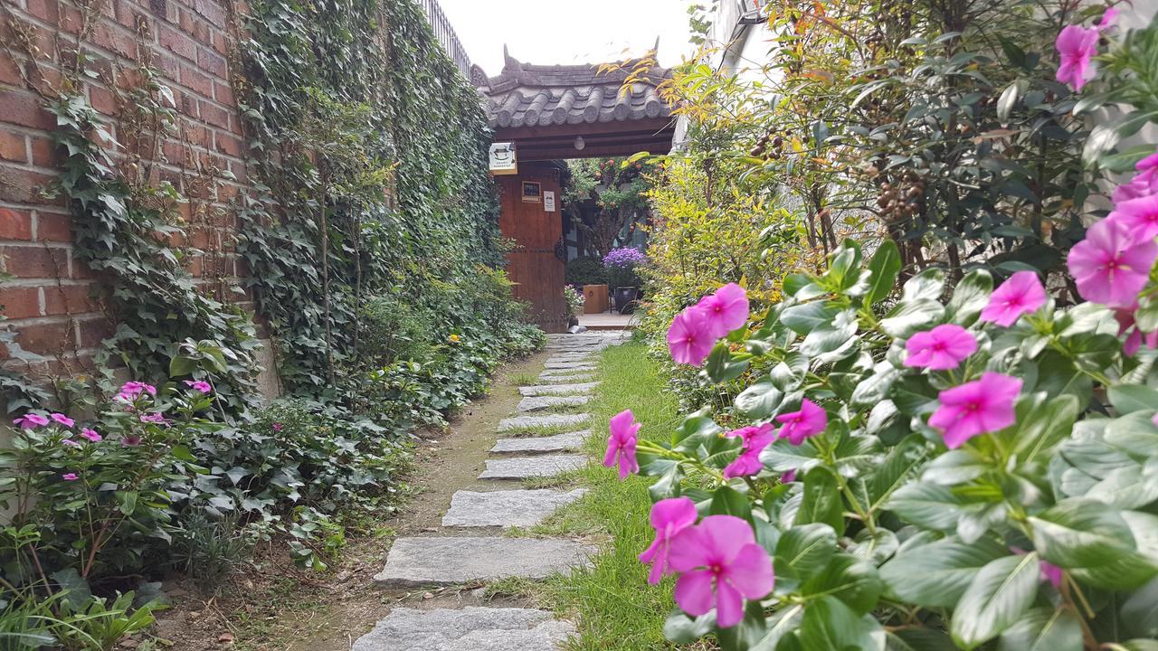 Inyeon Hanok Guesthouse Jeonju Esterno foto